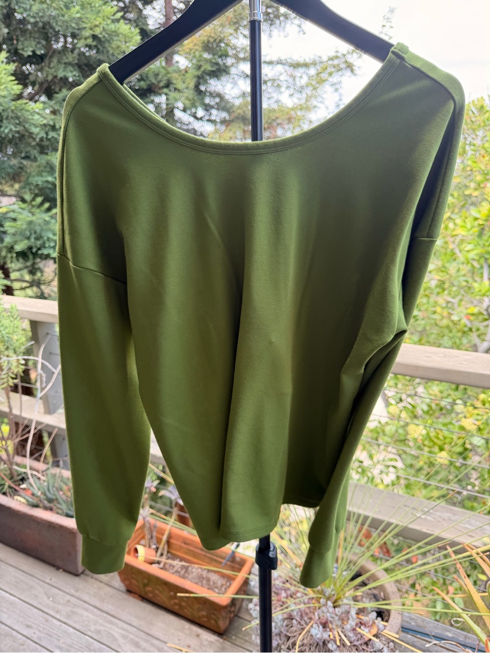Cabi Olive Green Women's Long-Sleeve Crop Top